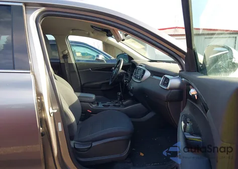 2016 Kia Sorento 2.4L Lx z USA, uszkodzony, nr VIN 5XYPG4A39GG106610